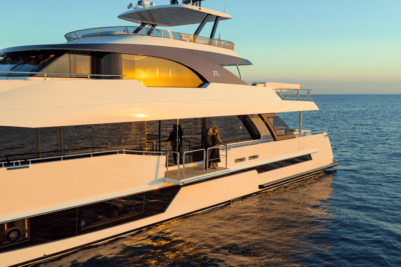 2027 Ocean Alexander 37L 20