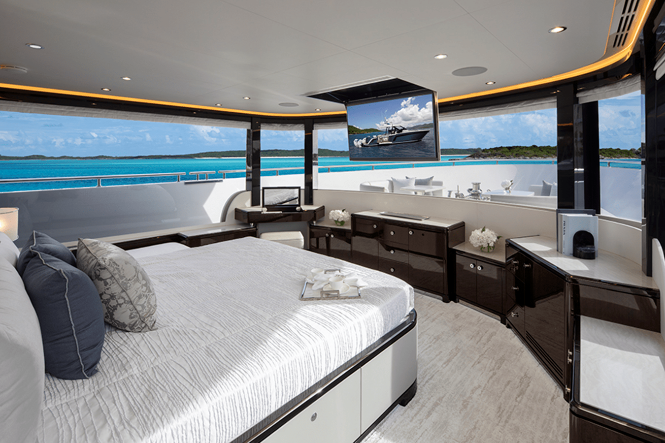 2027 Ocean Alexander 37L 32
