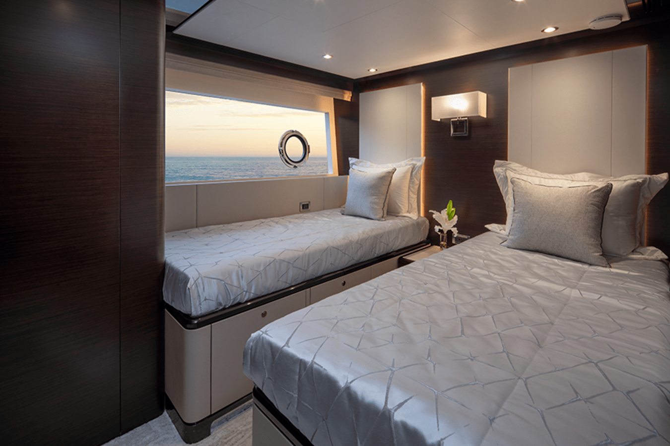 2027 Ocean Alexander 37L 43