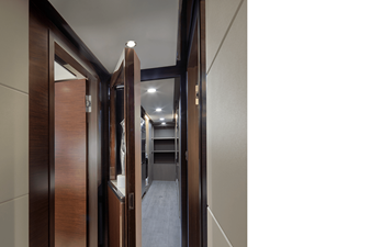 2027 Ocean Alexander 37L 35