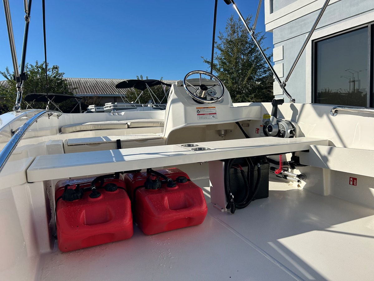 2026 Boston Whaler 160 Super Sport 8
