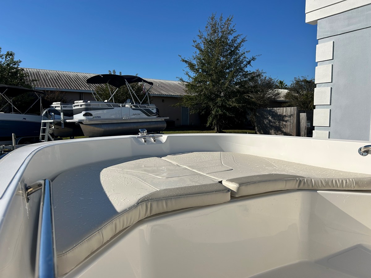 2026 Boston Whaler 160 Super Sport 13