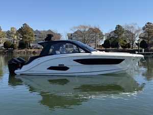Sea Ray Sundancer 370 Outboard 0 2026 Sea Ray Sundancer 370 Outboard 1