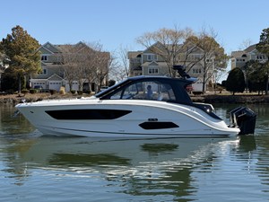 Sea Ray Sundancer 370 Outboard 4 2026 Sea Ray Sundancer 370 Outboard 5