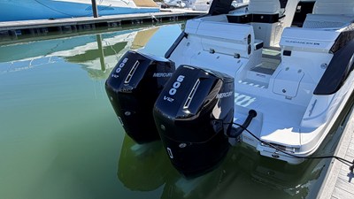 Sea Ray Sundancer 370 Outboard 8 2026 Sea Ray Sundancer 370 Outboard 9