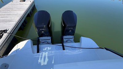 Sea Ray Sundancer 370 Outboard 9 2026 Sea Ray Sundancer 370 Outboard 10