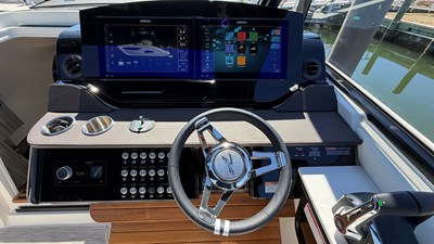 Sea Ray Sundancer 370 Outboard 21 2026 Sea Ray Sundancer 370 Outboard 22