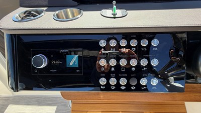 Sea Ray Sundancer 370 Outboard 22 2026 Sea Ray Sundancer 370 Outboard 23