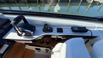 Sea Ray Sundancer 370 Outboard 23 2026 Sea Ray Sundancer 370 Outboard 24