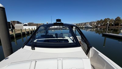 Sea Ray Sundancer 370 Outboard 31 2026 Sea Ray Sundancer 370 Outboard 32