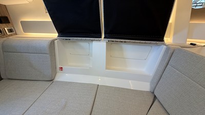 Sea Ray Sundancer 370 Outboard 37 2026 Sea Ray Sundancer 370 Outboard 38