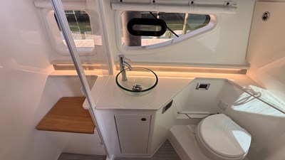 Sea Ray Sundancer 370 Outboard 42 2026 Sea Ray Sundancer 370 Outboard 43