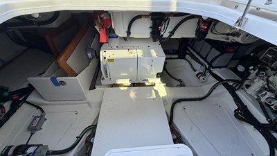 Sea Ray Sundancer 370 Outboard 48 2026 Sea Ray Sundancer 370 Outboard 49