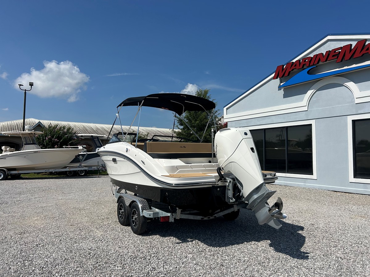 2026 Sea Ray SPX 210 Outboard 6