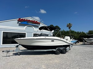 Sea Ray SPX 210 Outboard 3 2026 Sea Ray SPX 210 Outboard 4