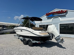 Sea Ray SPX 210 Outboard 4 2026 Sea Ray SPX 210 Outboard 5