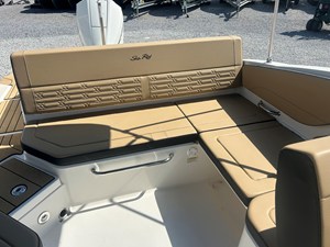 Sea Ray SPX 210 Outboard 11 2026 Sea Ray SPX 210 Outboard 12