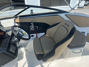 Sea Ray SPX 210 Outboard 13 2026 Sea Ray SPX 210 Outboard 14
