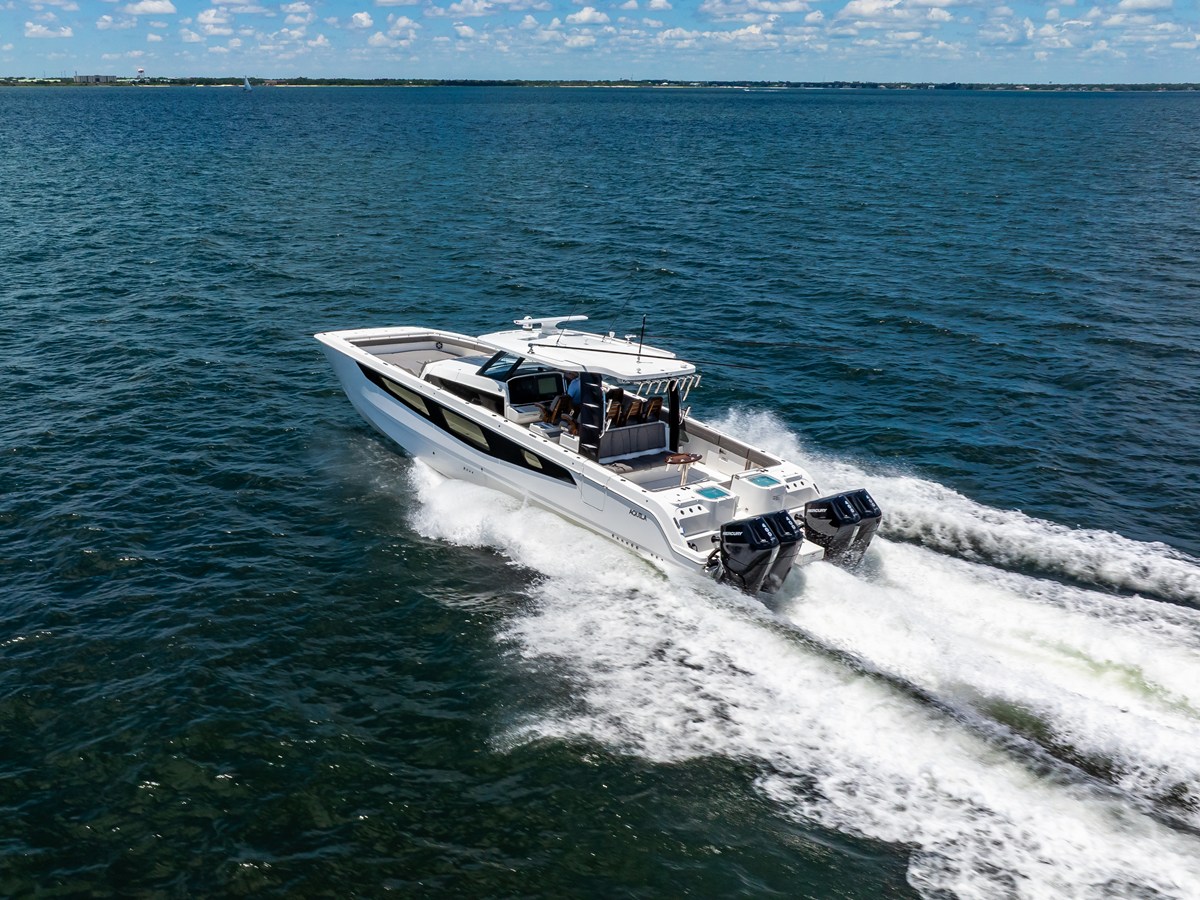 2026 Aquila 47 Molokai 9
