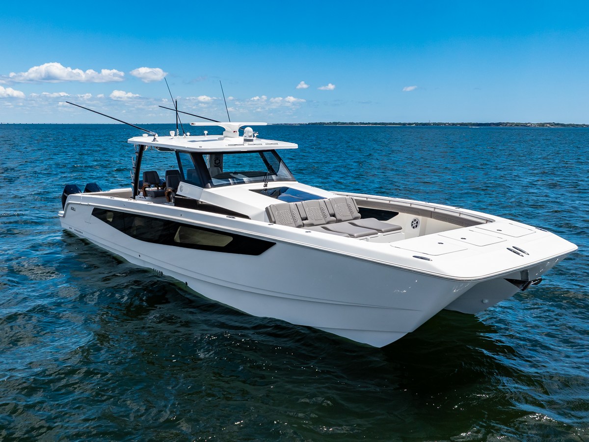 2026 Aquila 47 Molokai 17