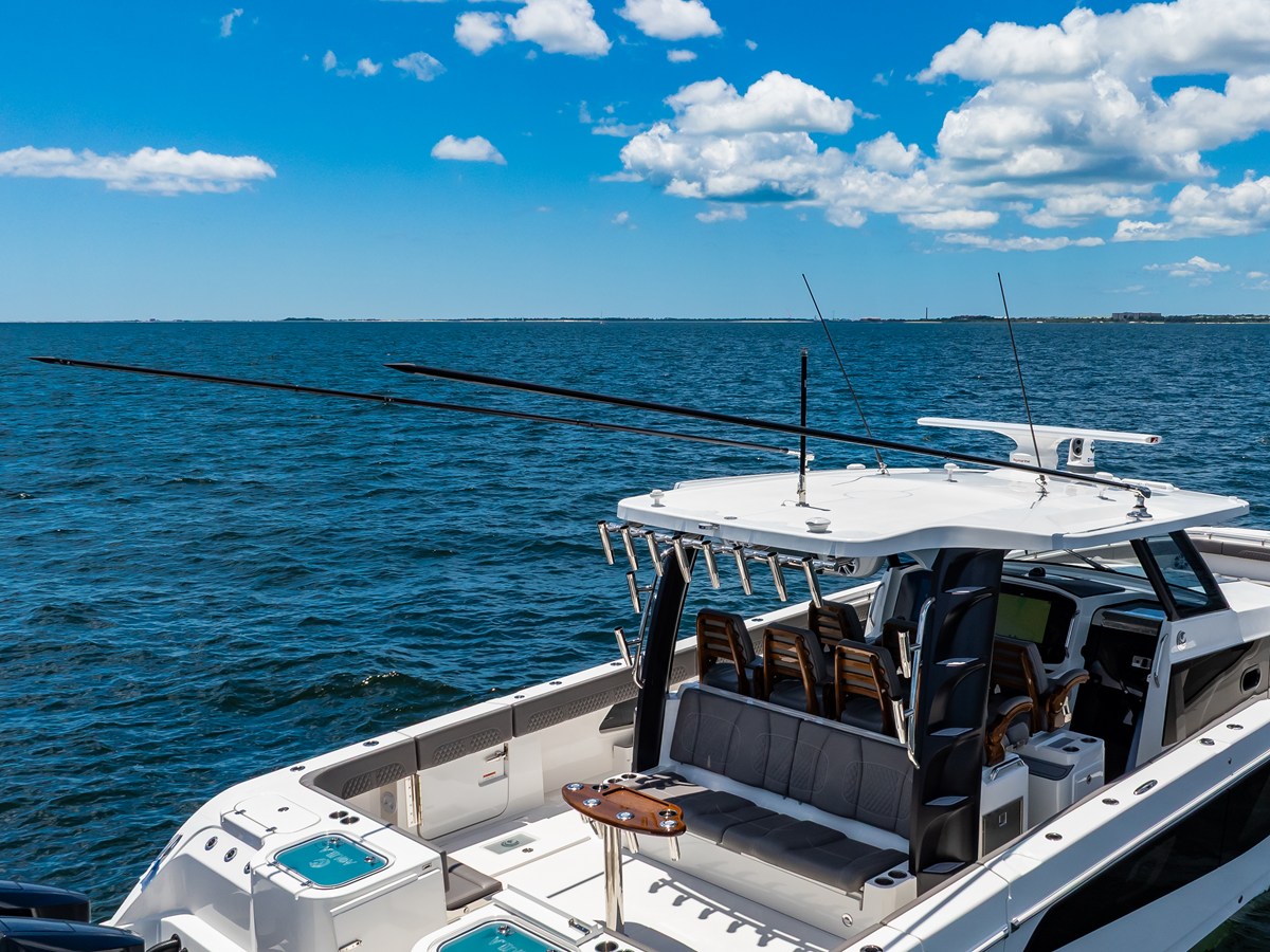 2026 Aquila 47 Molokai 25