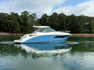 Sea Ray 320 SUNDANCER 0 2024 Sea Ray 320 SUNDANCER 1