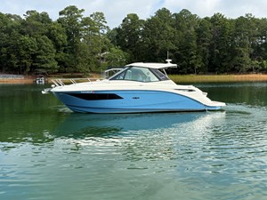 Sea Ray 320 SUNDANCER 8 2024 Sea Ray 320 SUNDANCER 9