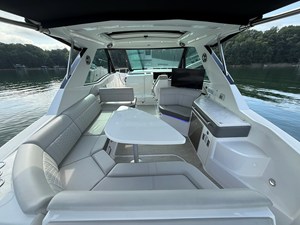 Sea Ray 320 SUNDANCER 21 2024 Sea Ray 320 SUNDANCER 22