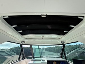 Sea Ray 320 SUNDANCER 29 2024 Sea Ray 320 SUNDANCER 30