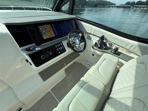 Sea Ray 320 SUNDANCER 32 2024 Sea Ray 320 SUNDANCER 33
