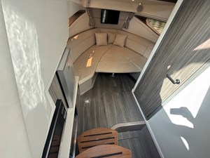 Sea Ray 320 SUNDANCER 46 2024 Sea Ray 320 SUNDANCER 47