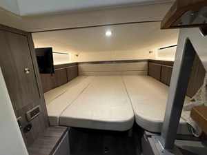 Sea Ray 320 SUNDANCER 53 2024 Sea Ray 320 SUNDANCER 54