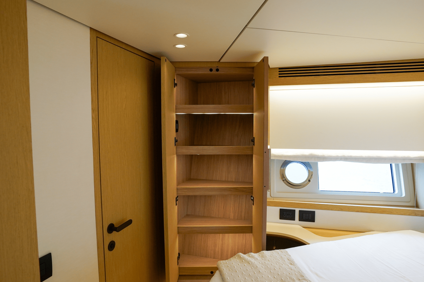 2026 Azimut Fly 62 47