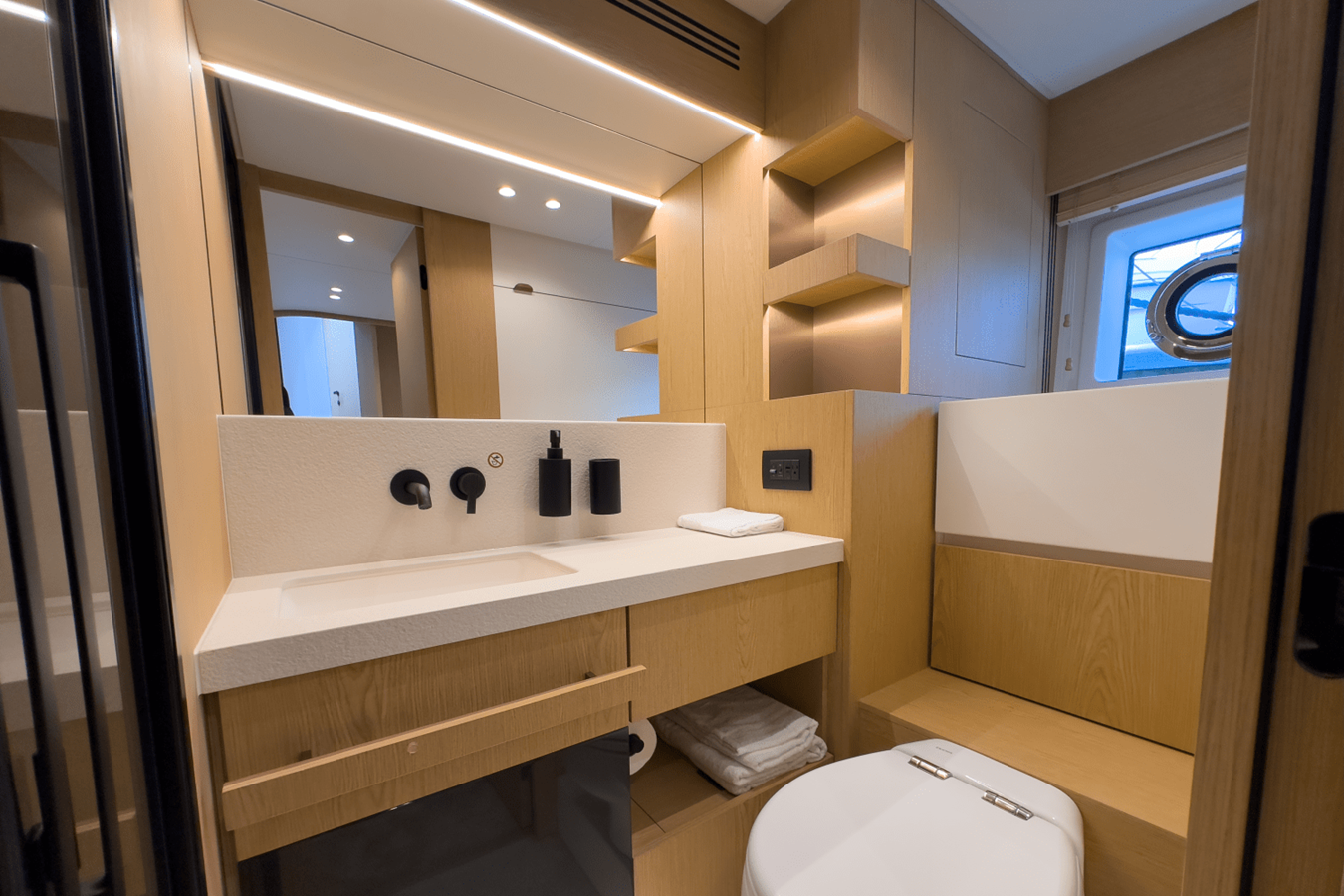 2026 Azimut Fly 62 54