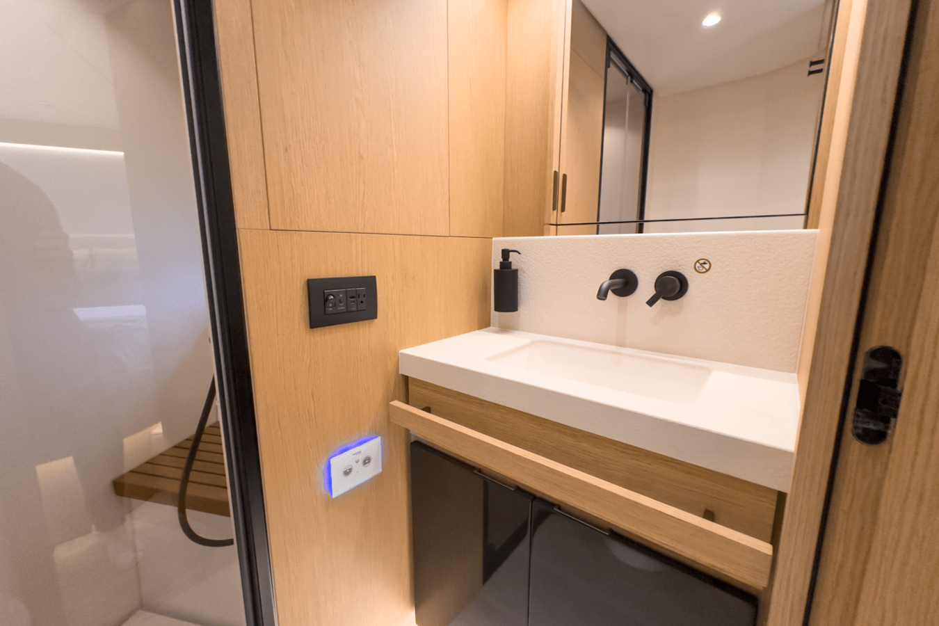 2026 Azimut Fly 62 57