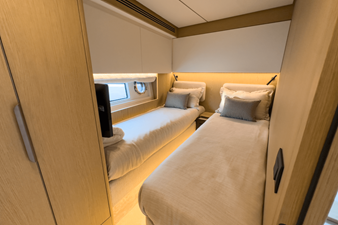 2026 Azimut Fly 62 34
