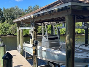 Boston Whaler 240 DAUNTLESS 0 2018 Boston Whaler 240 DAUNTLESS 1