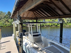 Boston Whaler 240 DAUNTLESS 1 2018 Boston Whaler 240 DAUNTLESS 2