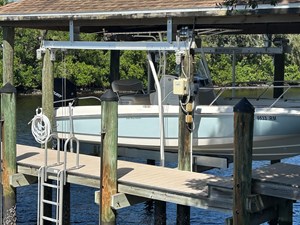 Boston Whaler 240 DAUNTLESS 2 2018 Boston Whaler 240 DAUNTLESS 3