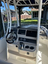 Boston Whaler 240 DAUNTLESS 4 2018 Boston Whaler 240 DAUNTLESS 5