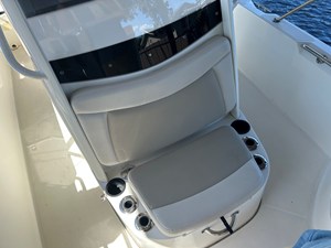 Boston Whaler 240 DAUNTLESS 6 2018 Boston Whaler 240 DAUNTLESS 7