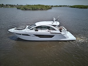 Cruisers Yachts 50 CANTIUS 0 2023 Cruisers Yachts 50 CANTIUS 1