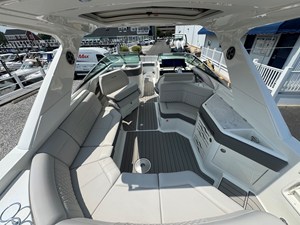 2027 Sea Ray SLX 310 Outboard 7