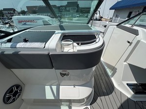 2027 Sea Ray SLX 310 Outboard 22
