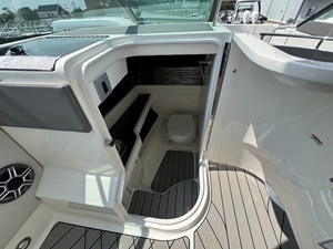 2027 Sea Ray SLX 310 Outboard 23