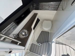 2027 Sea Ray SLX 310 Outboard 24