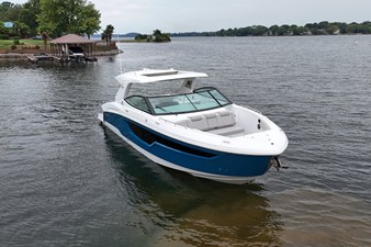 Cruisers Yachts 38 GLS 2 2026 Cruisers Yachts 38 GLS 3