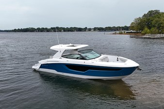 Cruisers Yachts 38 GLS 3 2026 Cruisers Yachts 38 GLS 4