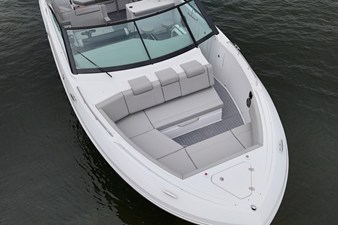 Cruisers Yachts 38 GLS 6 2026 Cruisers Yachts 38 GLS 7