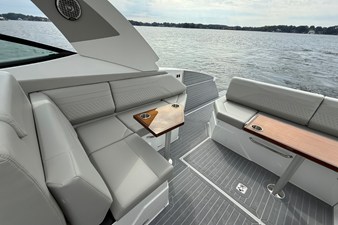 Cruisers Yachts 38 GLS 17 2026 Cruisers Yachts 38 GLS 18